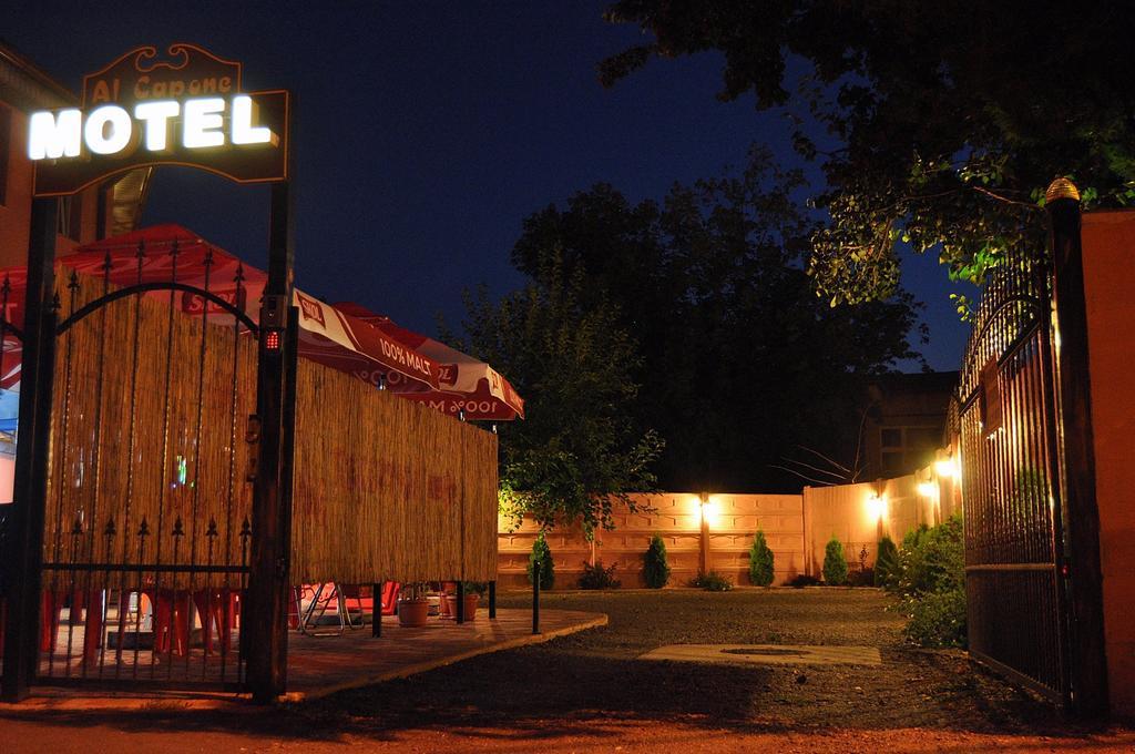 Motel Al Capone Satu Mare Exterior foto